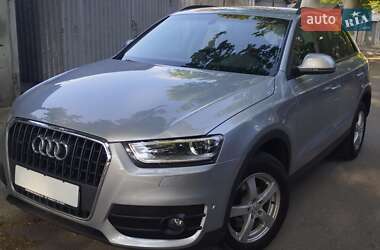 Внедорожник / Кроссовер Audi Q3 2015 в 