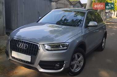 Внедорожник / Кроссовер Audi Q3 2015 в 