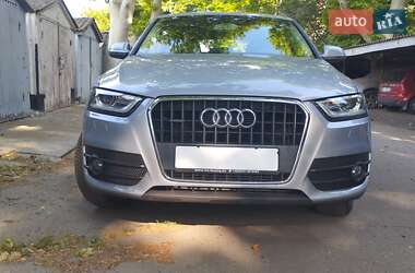 Внедорожник / Кроссовер Audi Q3 2015 в 