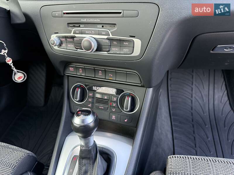 Внедорожник / Кроссовер Audi Q3 2016 в Калуше