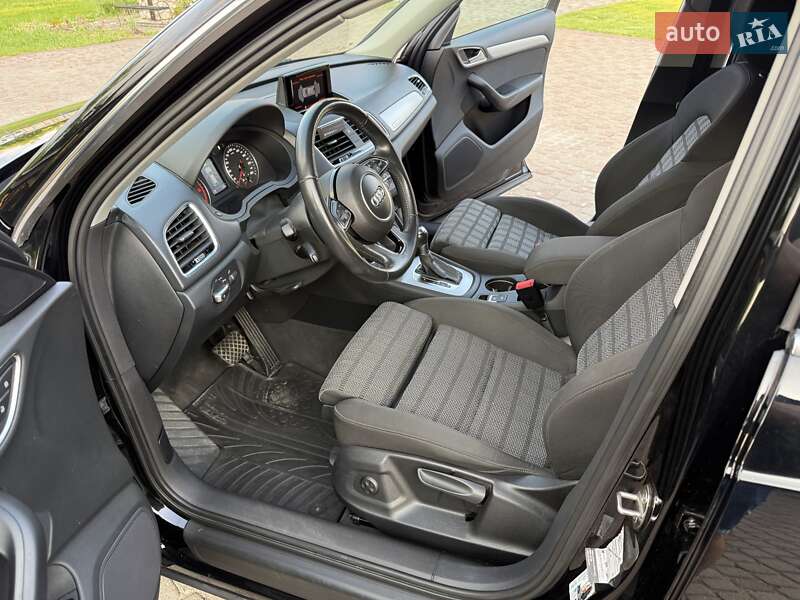 Внедорожник / Кроссовер Audi Q3 2016 в Калуше