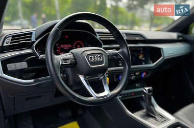 Внедорожник / Кроссовер Audi Q3 2019 в 