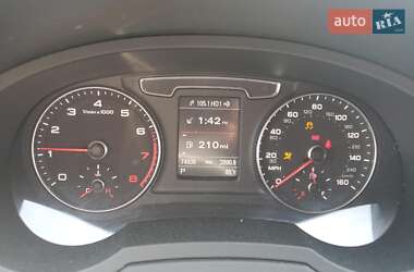 Внедорожник / Кроссовер Audi Q3 2016 в 
