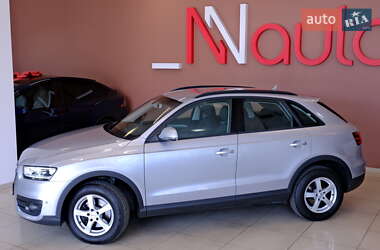 Внедорожник / Кроссовер Audi Q3 2015 в 