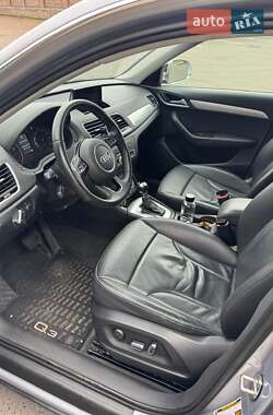 Внедорожник / Кроссовер Audi Q3 2016 в 