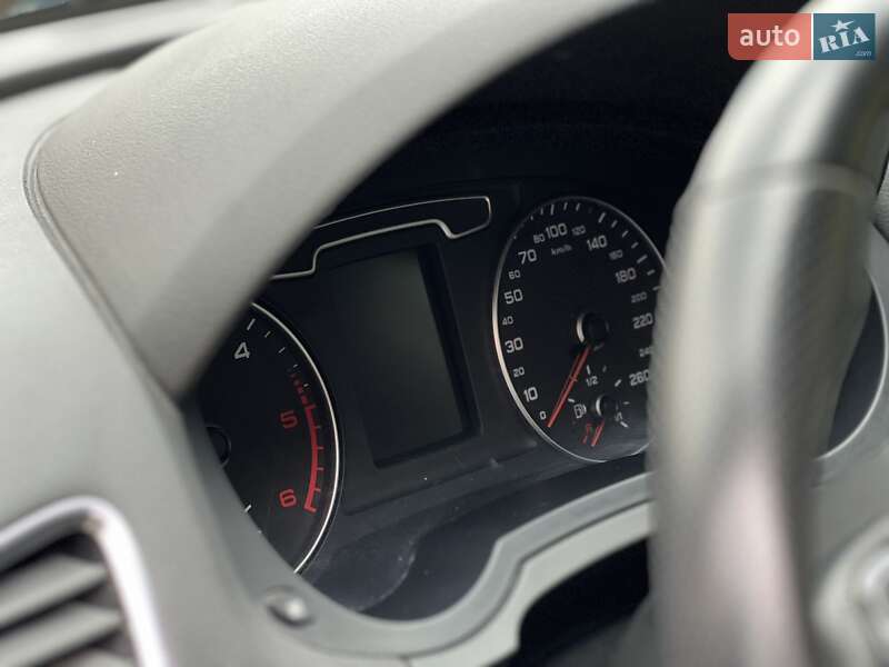 Внедорожник / Кроссовер Audi Q3 2012 в Львове фото 13 Внедорожник / Кроссовер Audi Q3 2012 в Львове
