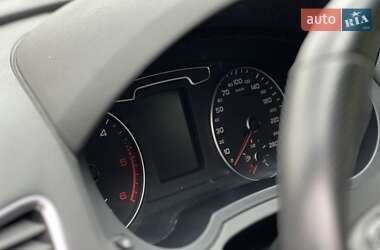 Внедорожник / Кроссовер Audi Q3 2012 в 