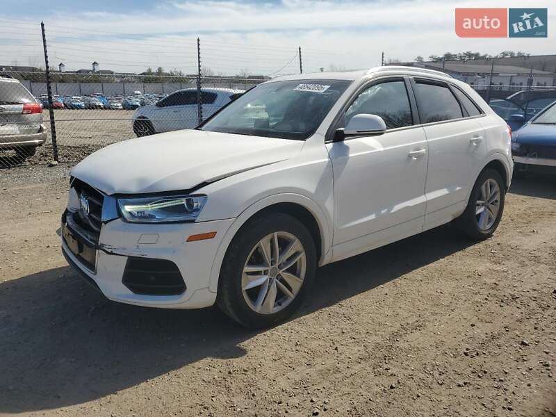 Внедорожник / Кроссовер Audi Q3 2017 в 