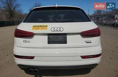 Внедорожник / Кроссовер Audi Q3 2017 в 