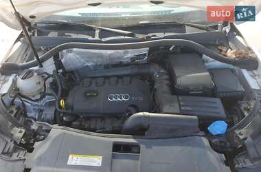 Внедорожник / Кроссовер Audi Q3 2017 в 