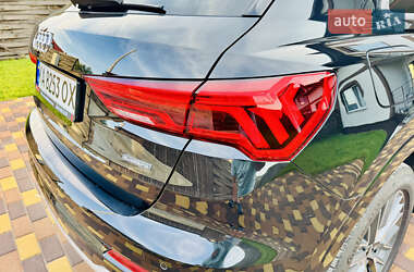 Внедорожник / Кроссовер Audi Q3 2021 в 