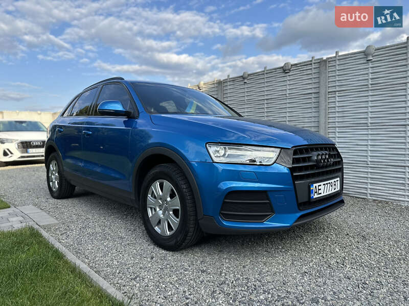 Позашляховик / Кросовер Audi Q3 2016 в Дніпрі