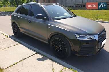 Позашляховик / Кросовер Audi Q3 2017 в 