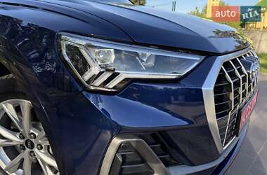 Позашляховик / Кросовер Audi Q3 2021 в 