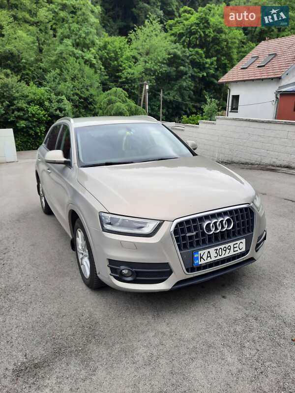Внедорожник / Кроссовер Audi Q3 2013 в Киеве