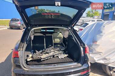 Внедорожник / Кроссовер Audi Q3 2021 в 