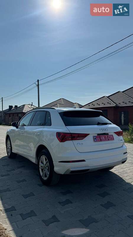 Внедорожник / Кроссовер Audi Q3 2021 в Ровно