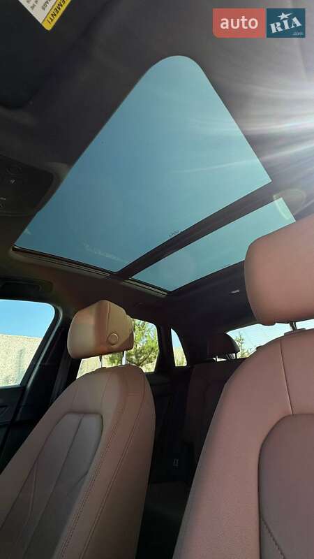 Внедорожник / Кроссовер Audi Q3 2021 в Ровно