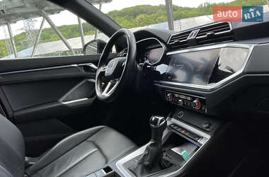 Внедорожник / Кроссовер Audi Q3 2021 в 