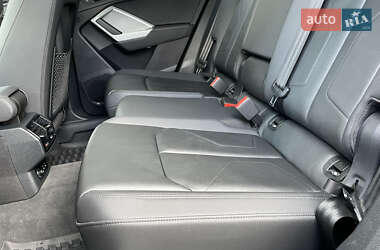 Внедорожник / Кроссовер Audi Q3 2021 в 