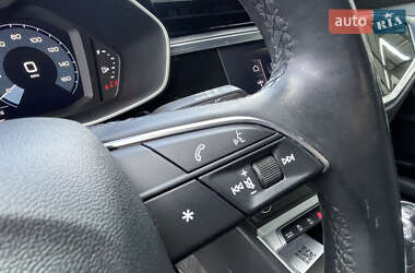 Внедорожник / Кроссовер Audi Q3 2021 в 