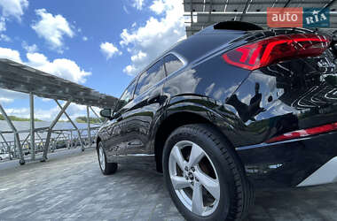 Внедорожник / Кроссовер Audi Q3 2021 в 