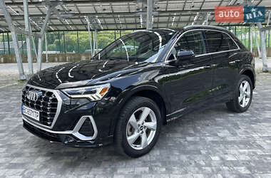 Внедорожник / Кроссовер Audi Q3 2021 в 