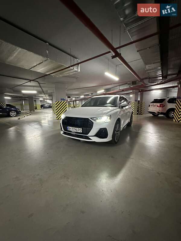 Позашляховик / Кросовер Audi Q3 2021 в Києві