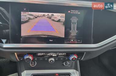 Внедорожник / Кроссовер Audi Q3 2021 в 
