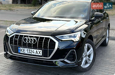 Внедорожник / Кроссовер Audi Q3 2023 в 