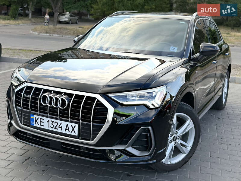 Внедорожник / Кроссовер Audi Q3 2023 в Каменском