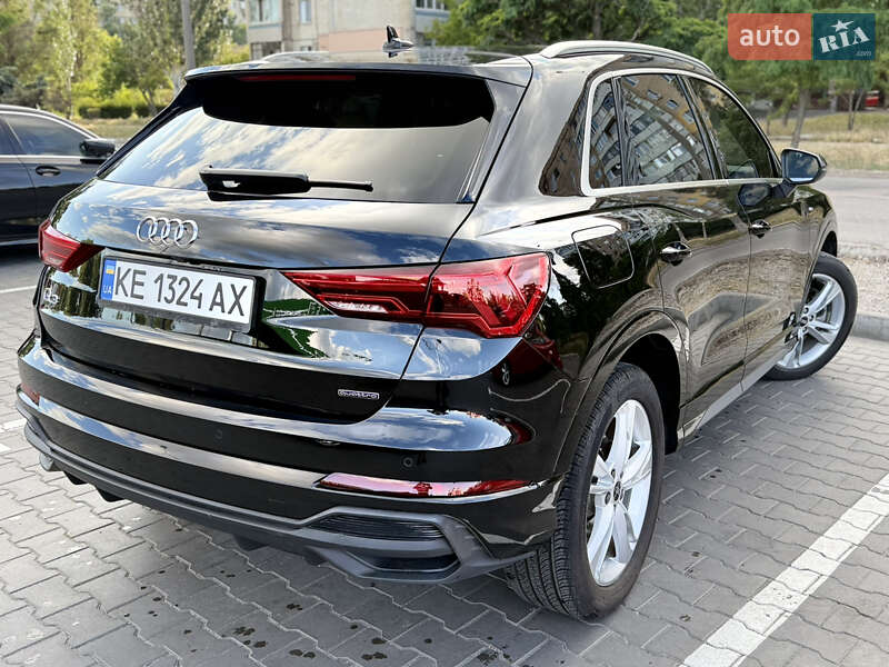 Внедорожник / Кроссовер Audi Q3 2023 в Каменском