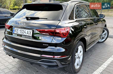 Внедорожник / Кроссовер Audi Q3 2023 в 
