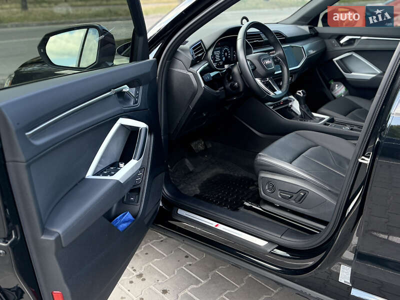 Внедорожник / Кроссовер Audi Q3 2023 в Каменском