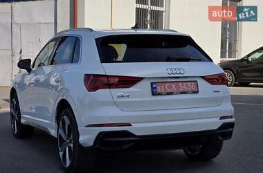 Внедорожник / Кроссовер Audi Q3 2019 в 