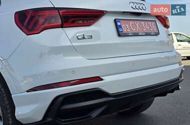Внедорожник / Кроссовер Audi Q3 2019 в 