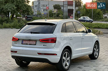 Внедорожник / Кроссовер Audi Q3 2015 в 