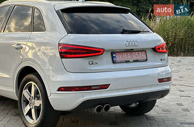 Внедорожник / Кроссовер Audi Q3 2015 в 