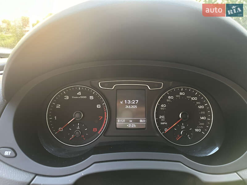 Внедорожник / Кроссовер Audi Q3 2015 в Ровно