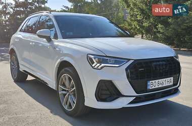 Внедорожник / Кроссовер Audi Q3 2022 в 
