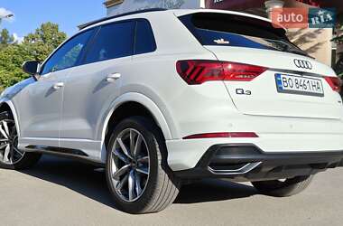 Внедорожник / Кроссовер Audi Q3 2022 в 