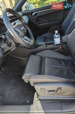 Внедорожник / Кроссовер Audi Q3 2022 в 
