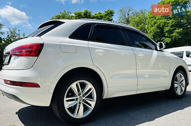 Внедорожник / Кроссовер Audi Q3 2018 в 