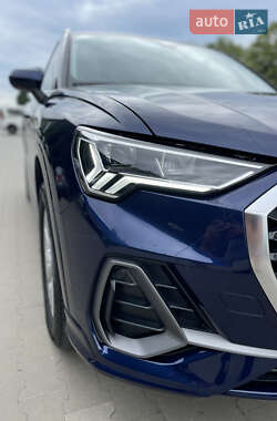 Внедорожник / Кроссовер Audi Q3 2024 в 