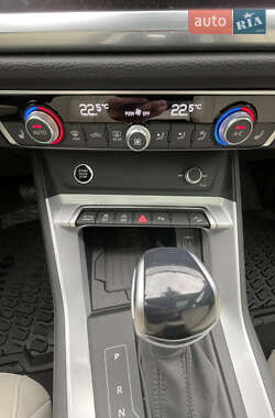 Внедорожник / Кроссовер Audi Q3 2024 в 