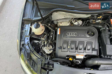 Внедорожник / Кроссовер Audi Q3 2015 в 