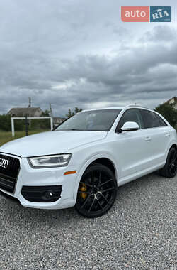 Внедорожник / Кроссовер Audi Q3 2015 в 