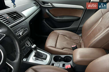 Внедорожник / Кроссовер Audi Q3 2015 в 