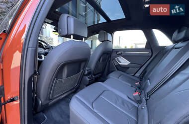 Внедорожник / Кроссовер Audi Q3 2020 в 