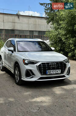 Внедорожник / Кроссовер Audi Q3 2019 в 